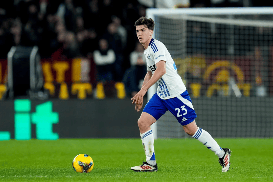 其防守稳健 其防守稳健