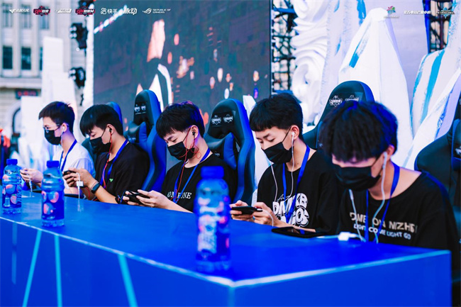 逐渐倾向于 逐渐倾向于